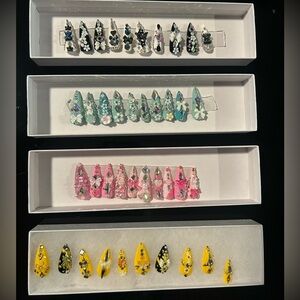 Floral and Star Embellished Nail Jewelry Set